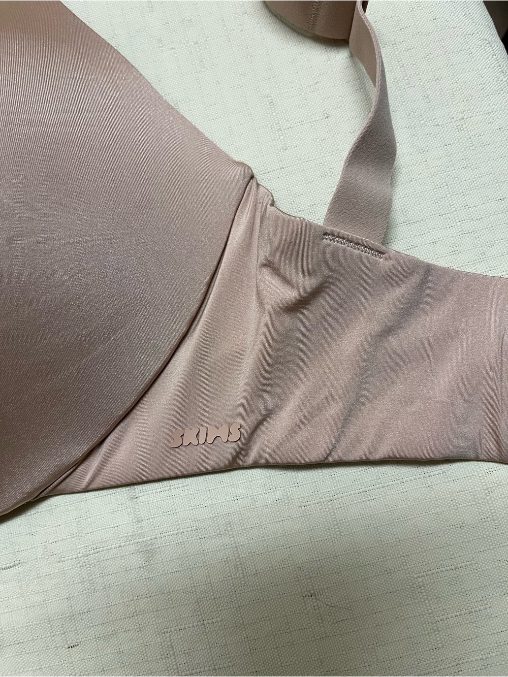 SKIMS 34H wireless form T-shirt bra - Picture 3 of 11